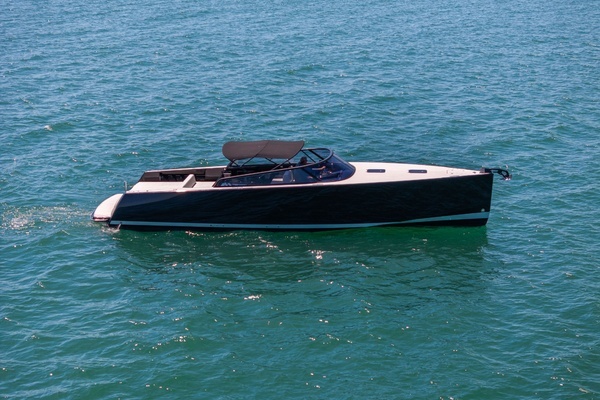 Picture Of: 2016 VanDutch VanDutch 40 SPECTRE