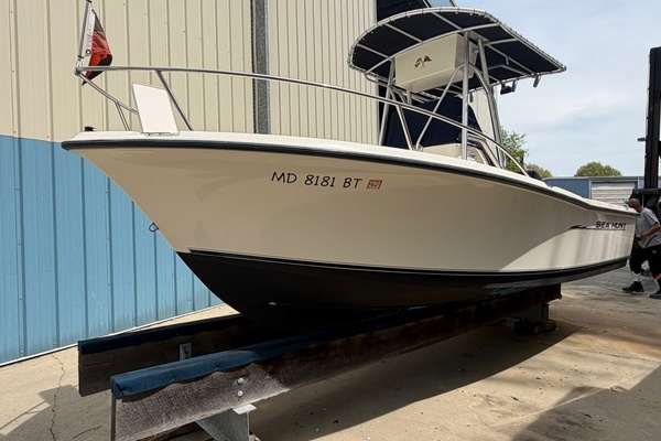 Picture Of: 2004 Sea Hunt Triton 202 