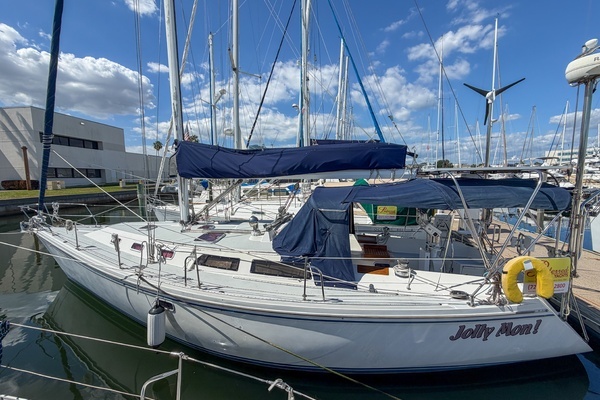 Picture Of: 1993 Catalina 42 Jolly Mon!