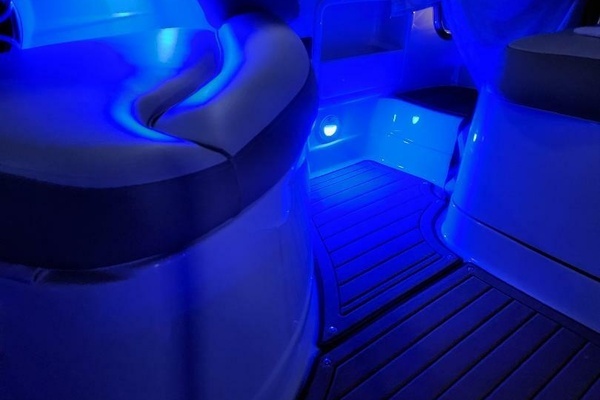 Picture Of: 2022 Crownline E255 XS 
