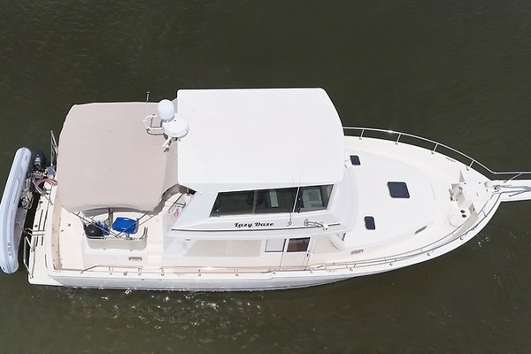 Picture Of: 2006 Mainship 43 Trawler Lazy Daze