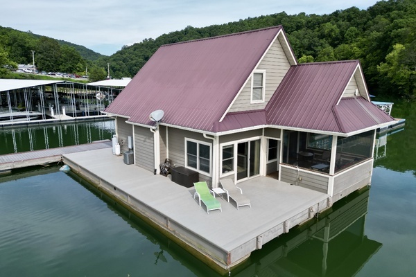 Picture Of: 2010 Custom Floating Cabin - Approx 1340sqft 