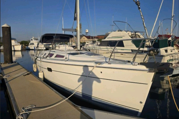 Picture Of: 2005 Hunter 36 