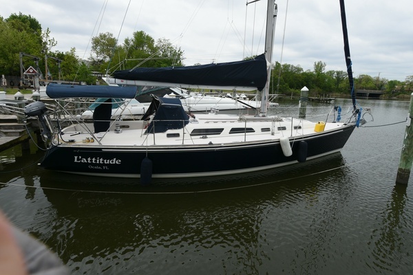 Picture Of: 1996 Sabre 402 L' Attitude