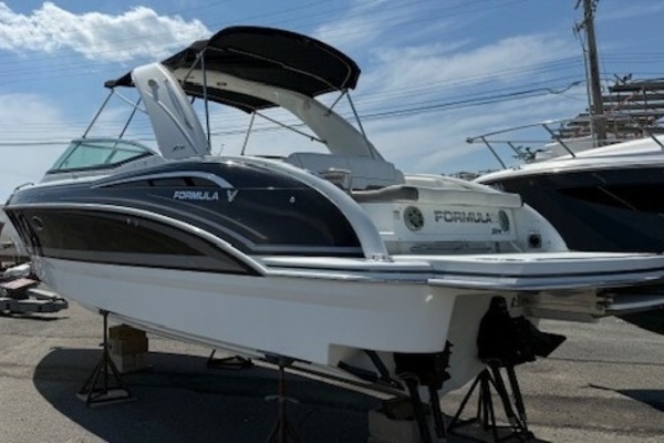 Picture Of: 2015 Formula 310 Bowrider 