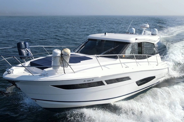 Picture Of: 2020 Regal 38 XO 