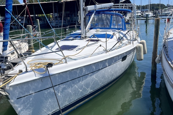 Picture Of: 2002 Hunter 386 Kalena