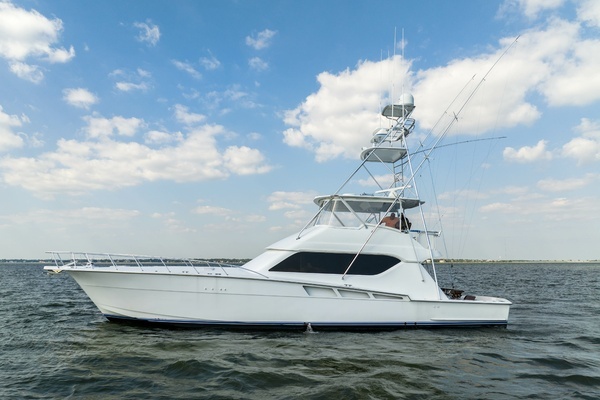 Picture Of: 2002 Hatteras 60 Convertible Reel Hook Up