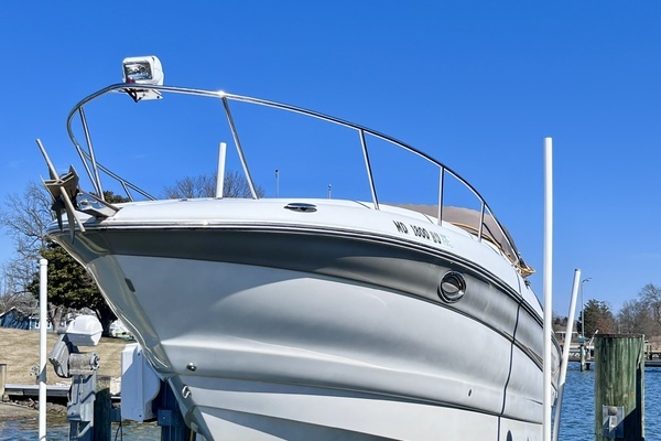 Picture Of: 2004 Crownline  