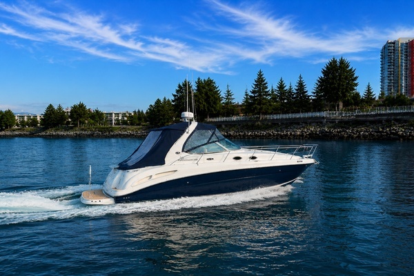 Picture Of: 2004 Sea Ray 360 Sundancer 