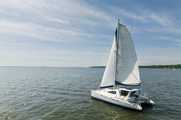 Picture Of: 2006 Leopard 43 ESCAPE