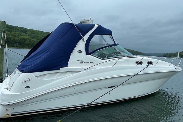 Picture Of: 2004 Sea Ray 320 Sundancer 