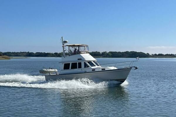 Picture Of: 2004 Sabre Flybridge Lady Susan