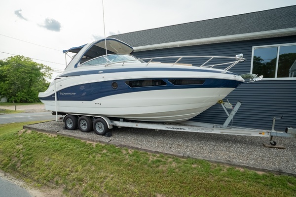 Picture Of: 2016 Crownline 294 CR Bella Regazza