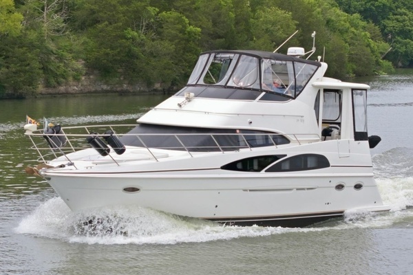 Picture Of: 2005 Carver  