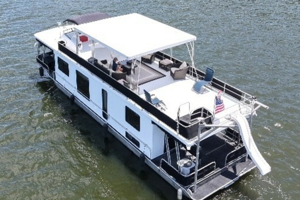 Picture Of: 1996 Lakeview 14x56 houseboat THE SUGAR SHACK