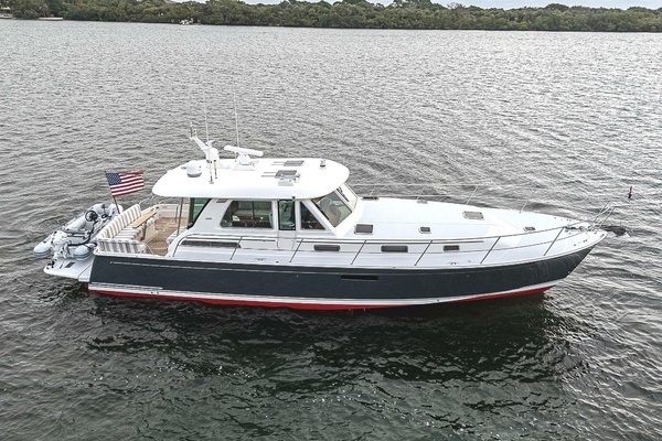 Picture Of: 2020 Sabre 48 Salon Express Eagle Eye