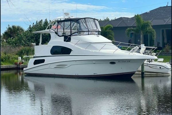 Picture Of: 2002 Silverton Motoryacht Main Express
