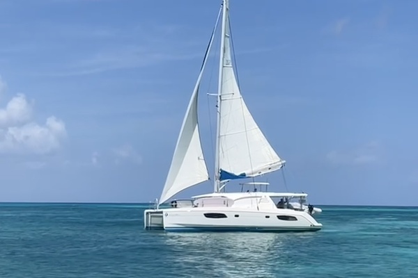 Picture Of: 2012 Leopard 44 Inconceivable  