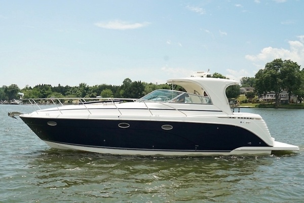 Picture Of: 2007 Rinker 420 Express Cruiser West Wing