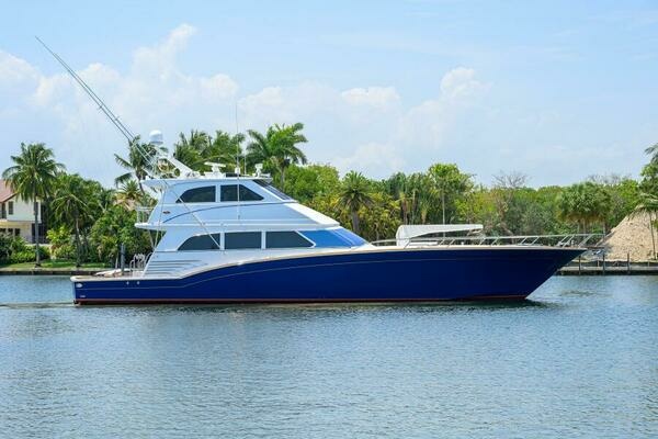 Picture Of: 2004 Sea Force IX 82 Enclosed Bridge Junior
