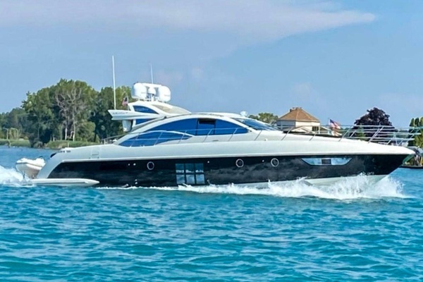 Picture Of: 2010 Azimut 62S 