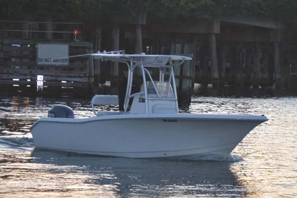 Picture Of: 2007 Tidewater 216 CC Adventure 