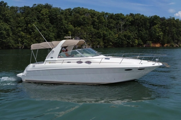 Picture Of: 2001 Sea Ray Sundancer 310 