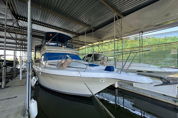 Picture Of: 1991 Sea Ray 380 Aft Cabin 
