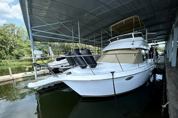 Picture Of: 1999 Carver 326 Aft Cabin Motor Yacht Sea Saw II