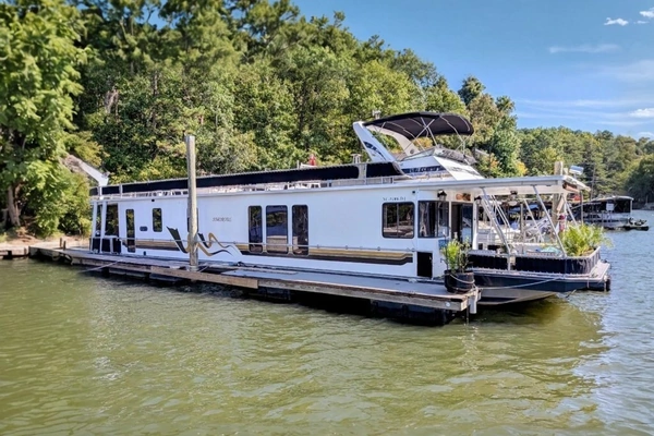 Picture Of: 1996 Stardust Cruisers 14.5 x 69 