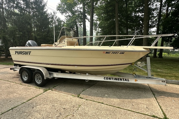 Picture Of: 1988 Pursuit  