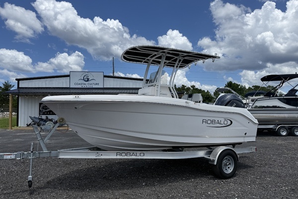 Picture Of: 2024 Robalo R180 