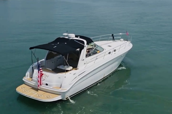 Picture Of: 2002 Sea Ray 380 Sundancer 
