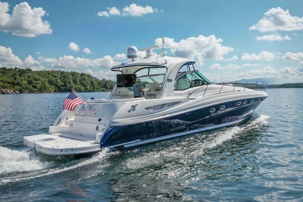 Picture Of: 2005 Sea Ray 500 Sundancer 