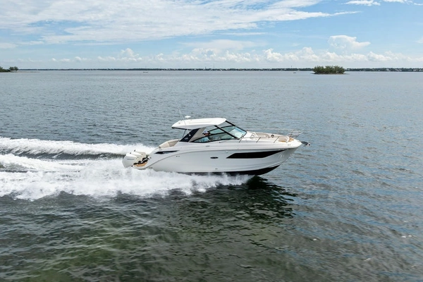 Picture Of: 2022 Sea Ray Sundancer 320 Outboard 