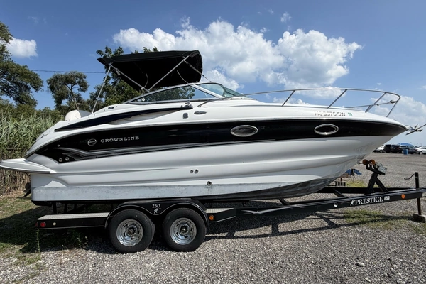 Picture Of: 2005 Crownline 250 CR 