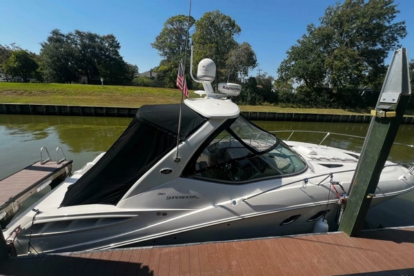 Picture Of: 2007 Sea Ray 310 Sundancer 