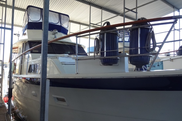 Hatteras 53 Motor Yacht