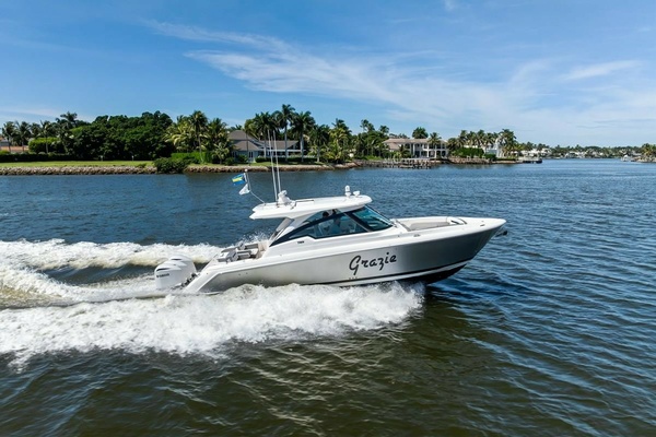 Tiara Yachts 