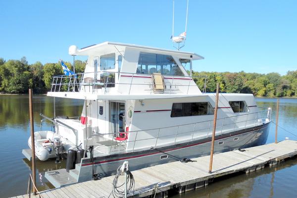 Flybridge Power Catamaran Cruise the Great Loop