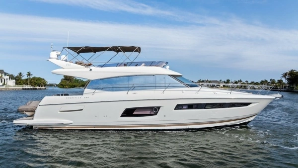 Picture Of: 2015 Prestige 550 Legacy