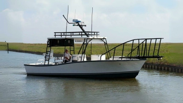 Picture Of: 1997 Custom 31 Center Console Pullin Drag
