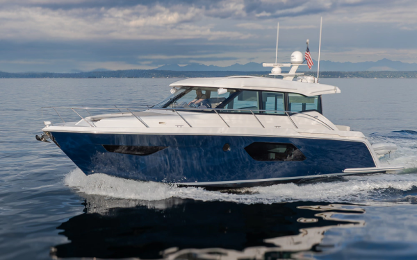 Tiara Yachts C49 Coupe