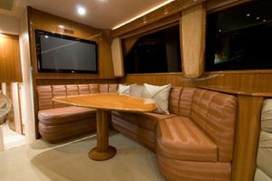 Viking 68 - Dinette