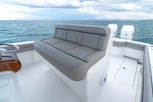 Valhalla 33 - Helm Seating