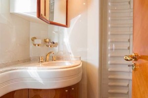 Guest Stateroom Head, Port