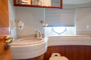 Guest Stateroom Head, Starboard