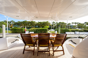 80_hatteras_lady_ann_flybridge_25