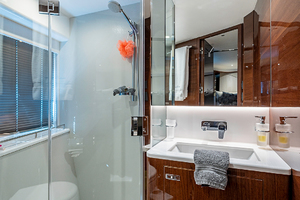 Forward Guest Stateroom Head